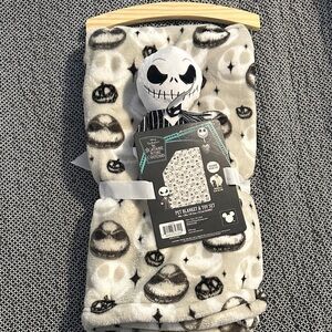 Disney Nightmare Before Christmas Dog Blanket & Toy Set - Black and White